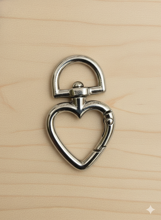 Mosquetón Plateado Forma Corazon - 50 Unid.